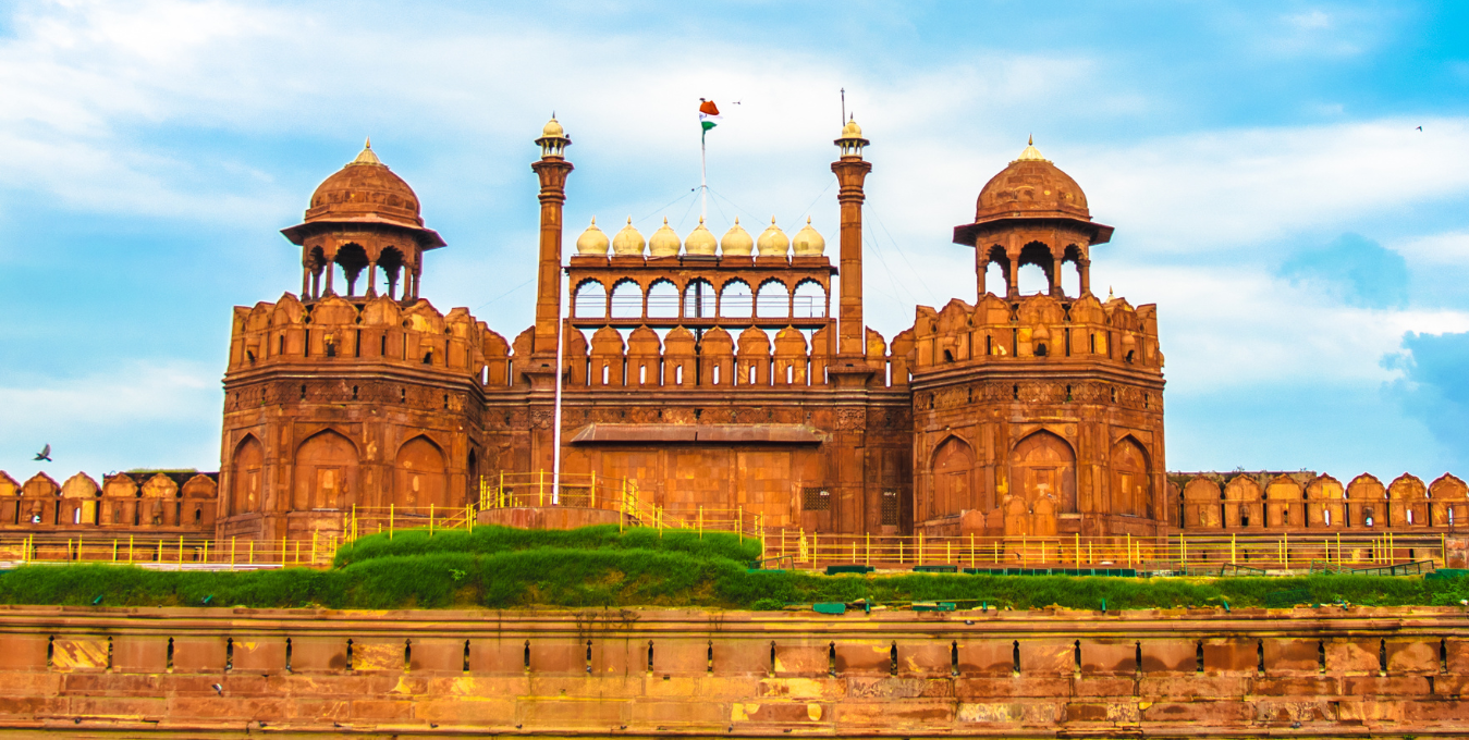Explore Top 10 Delhi's Iconic Monuments 2025 : A Must-Visit for Travelers